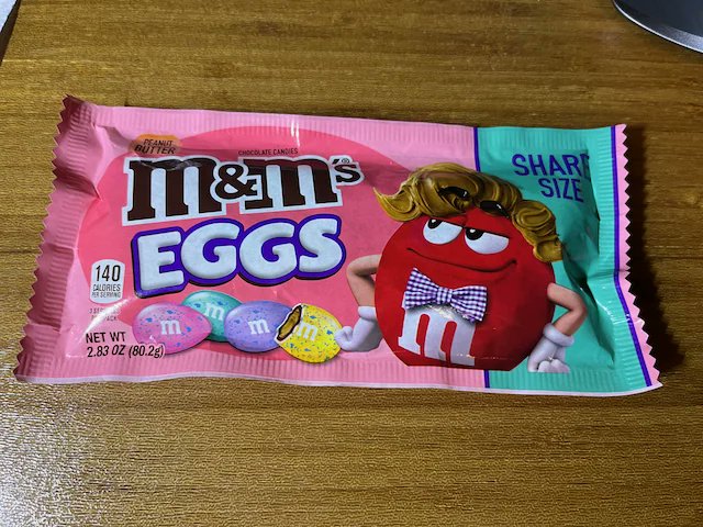 TrumpluvsObama's tweet image. Are they just messing with Tucker now?🤣🤣🤣

 M&amp;amp;M's that burn Tucker!!😋😉🥵😂🤣