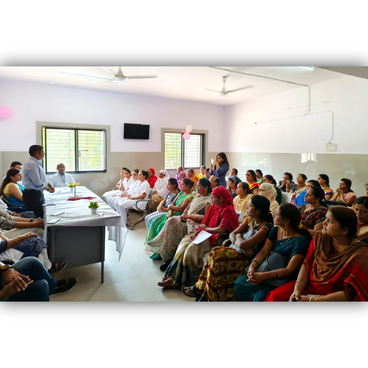 MySuratMySMC's tweet photo. Going one step ahead for making Better Surat Behtar Surat, Health dept did a Health camp for women at Bhathena Health Centre, Limbayat Zone.
#swachhotsav2023 #niramayaday #swachhsurvekshan2023surat @myrjvaani @swachh_survekshan @sbmurbangov @swachhbharatgov @ministrywcd @g20org https://t.co/nr1XdpFiw0