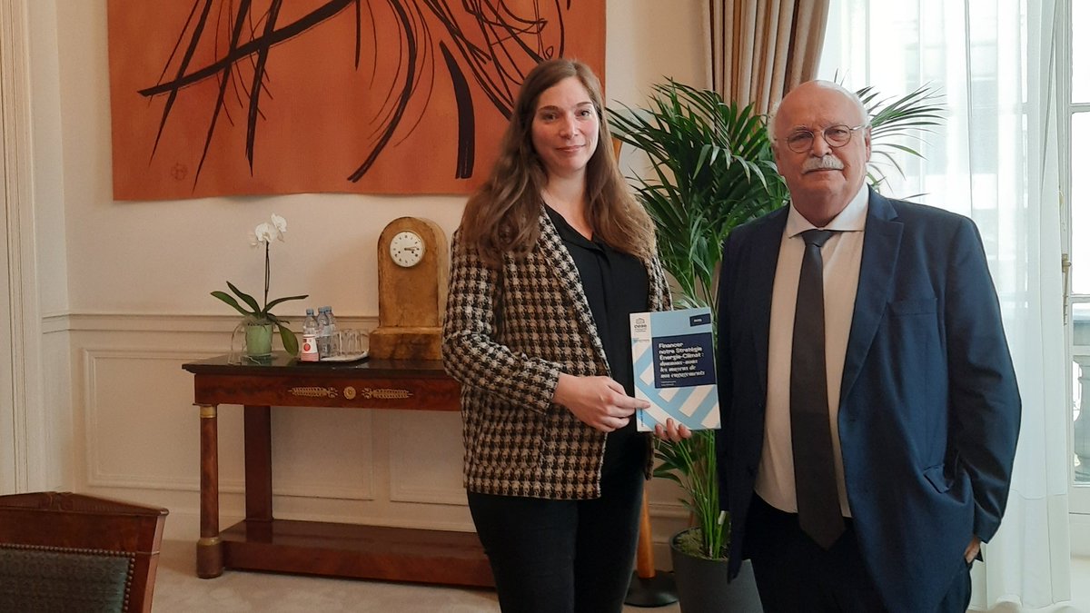 🌍 Financer notre Stratégie #Energie-Climat (#SFEC) : donnons-nous les moyens de nos engagements

L’avis rapporté par <a href="/JGrimlt/">Julia Grimault</a> a été officiellement remis à <a href="/ClaudeRaynal/">Claude Raynal</a>, Président de la commission Finances du <a href="/Senat/">Sénat</a> 📃

Découvrez l'avis👉lecese.fr/travaux-publie…