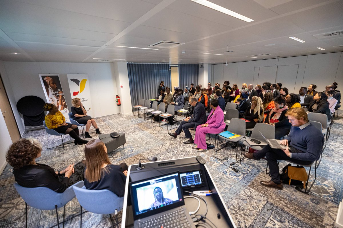 Enabel_Belgium's tweet photo. 💡 Entre outils de gestion et communautés interconnectées, les nouvelles technologies offrent aux entrepreneures des opportunités incroyables de croissance.

👏 Merci aux intervenant·es et aux panelistes d'avoir contribué au succès de cette table ronde ! 

#IWD2023 #PowerOn https://t.co/bjCFUWk81q