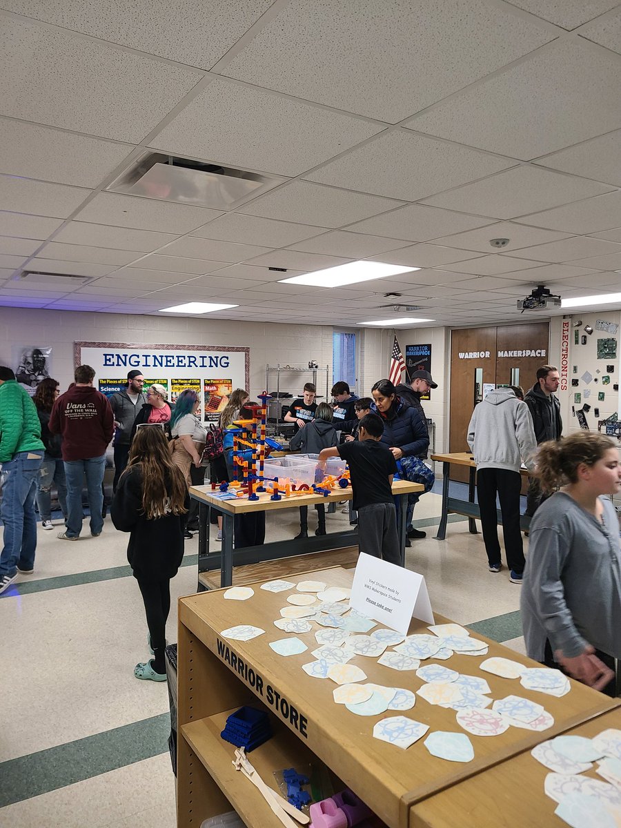 WMS's first Community STEM Night was a success! A huge s/o to @wefabmobile <a href="/iEssig31/">Ivy Guarino</a> <a href="/Southechguy/">Bill Behrend</a> <a href="/wfpto_wes/">Warrior Families PTO</a> <a href="/Geracis1956/">Geraci's Restaurant</a> <a href="/SHS_Business/">Ms. Daneen Baller</a> for making this a special night for our students and families (see more pictures in the comments below)