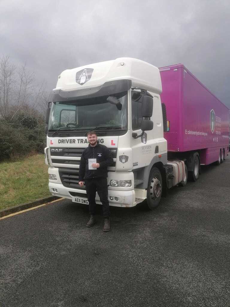Well done Bradley for passing your category C+E licence today. Very best wishes for your future driving career 
ift.tt/agFQ8du
#drivertraining #LGV #lgvtraining