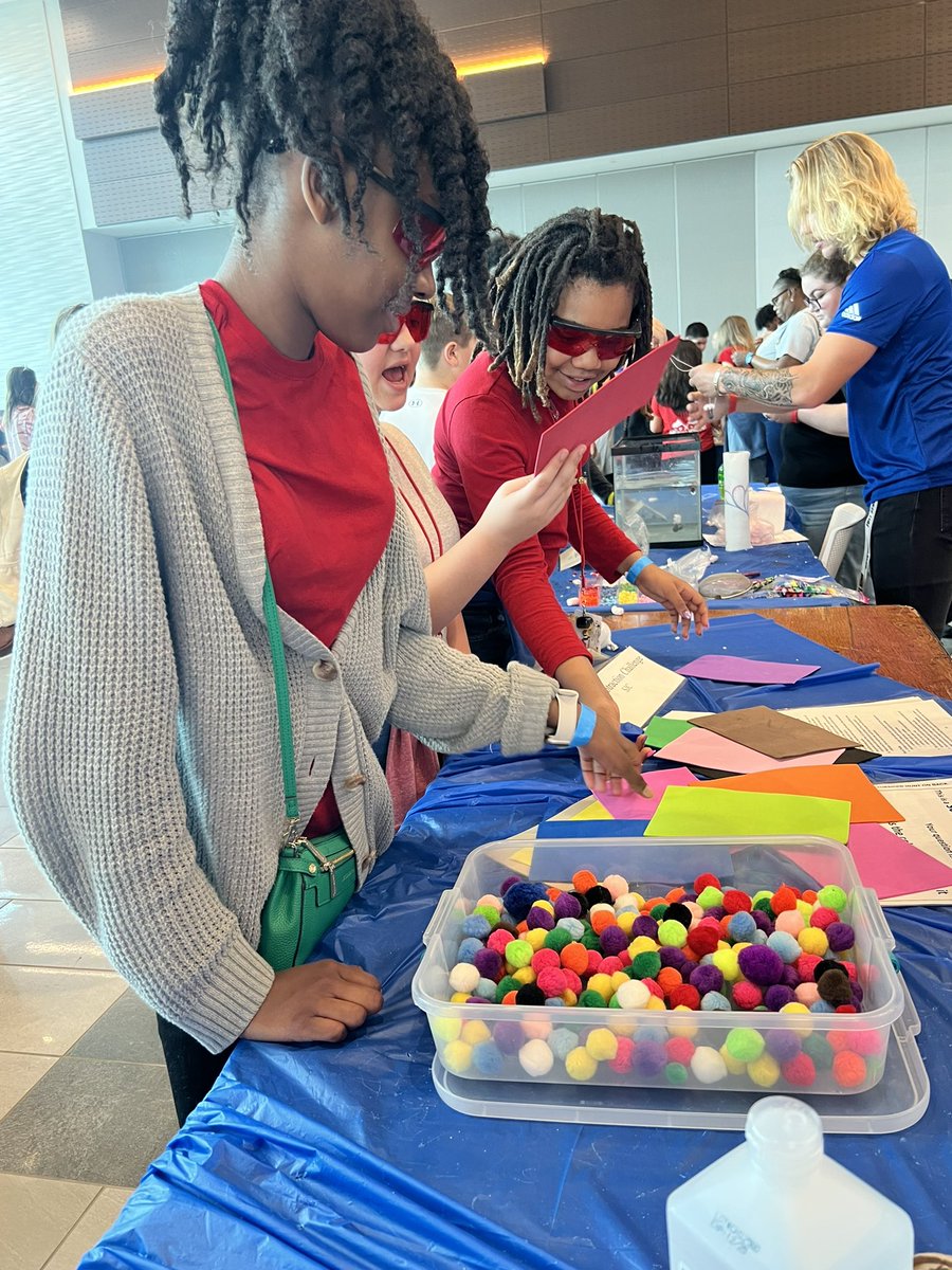ScienceWeiss21's tweet photo. @AliceJohnsonJrH and @AguirreJrHigh 6th grade students dove into the world of STEM at @MindTrekkers hosted by @SanJacCollege @playcirvin @CvisdT #STEM #STEMeducation #ChooseChannelview https://t.co/t4zKipGZch