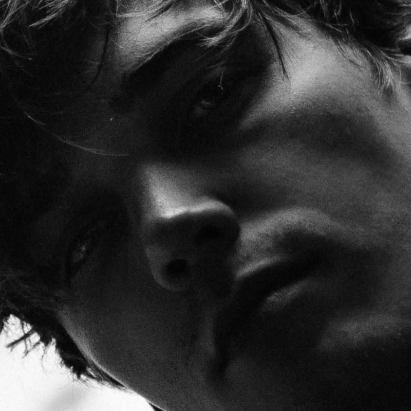 Если засыпать - то только навечно
Если по душам, то напитки покрепче
Человечки бесчеловечны