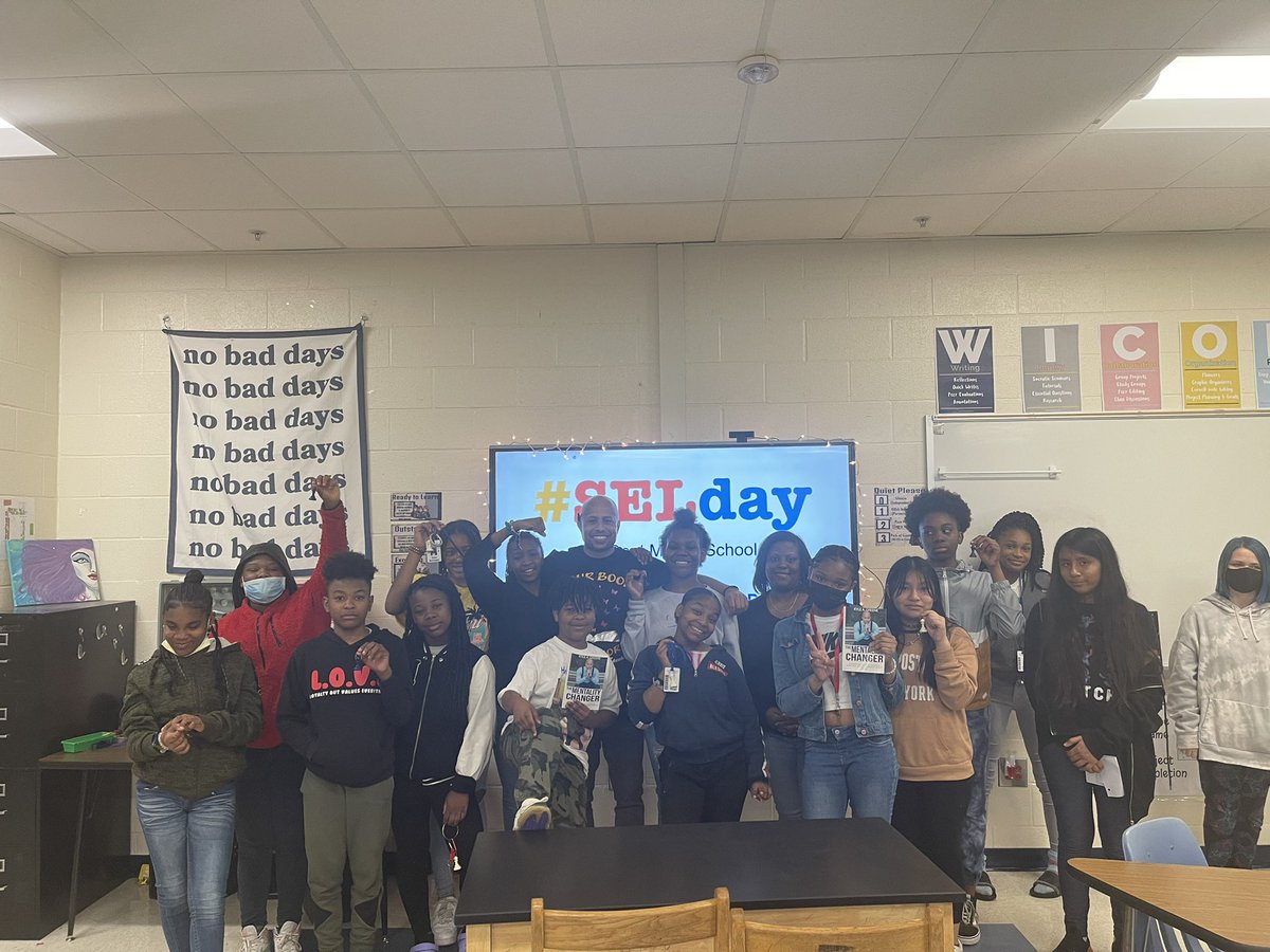 joyner_mrs's tweet image. #SELday Students receiving knowledge this morning from @KyleSpeaks_ here at the Diamond Mine @DentMiddle