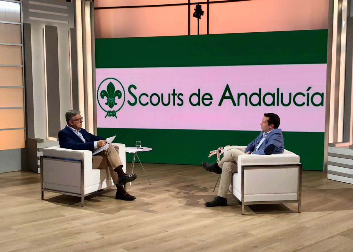 SCOUTSAND's tweet photo. Esta semana nuestro Presidente ha asistido a la grabación de un programa sobre el Escultismo en los estudios de @canalsurmalaga.

Gracias a Juan Luis Navarro, director y presentador de La Memoria de @canalsur, por darnos la oportunidad de participar en este espacio televisivo. https://t.co/7ojompASQ2