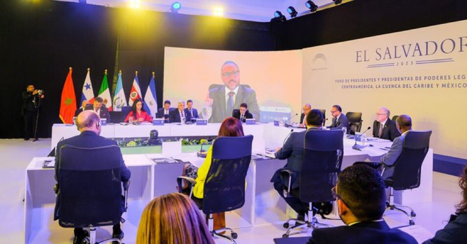 En La Brecha tweet media