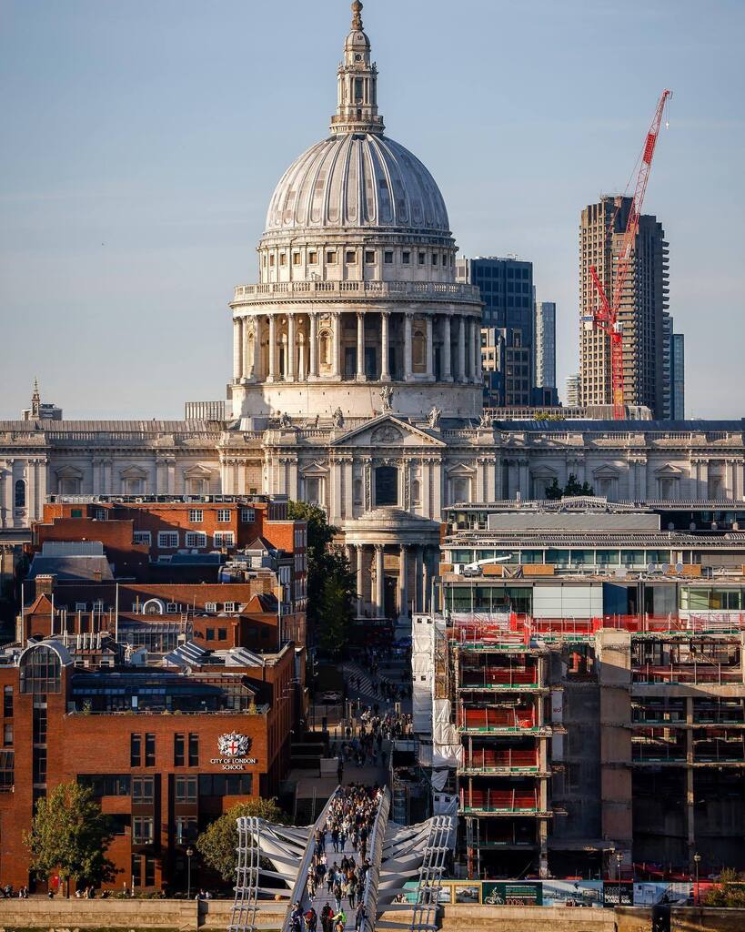 chrisath5's tweet photo. Taking in the view• #londonphotography #chrisathanasiou #cannonr5 #tatemodern #tatephotography #stpaulscathedral #londonview #milleniumbridge #photographers https://t.co/tQvcC9pihk https://t.co/GHILXKfBFf