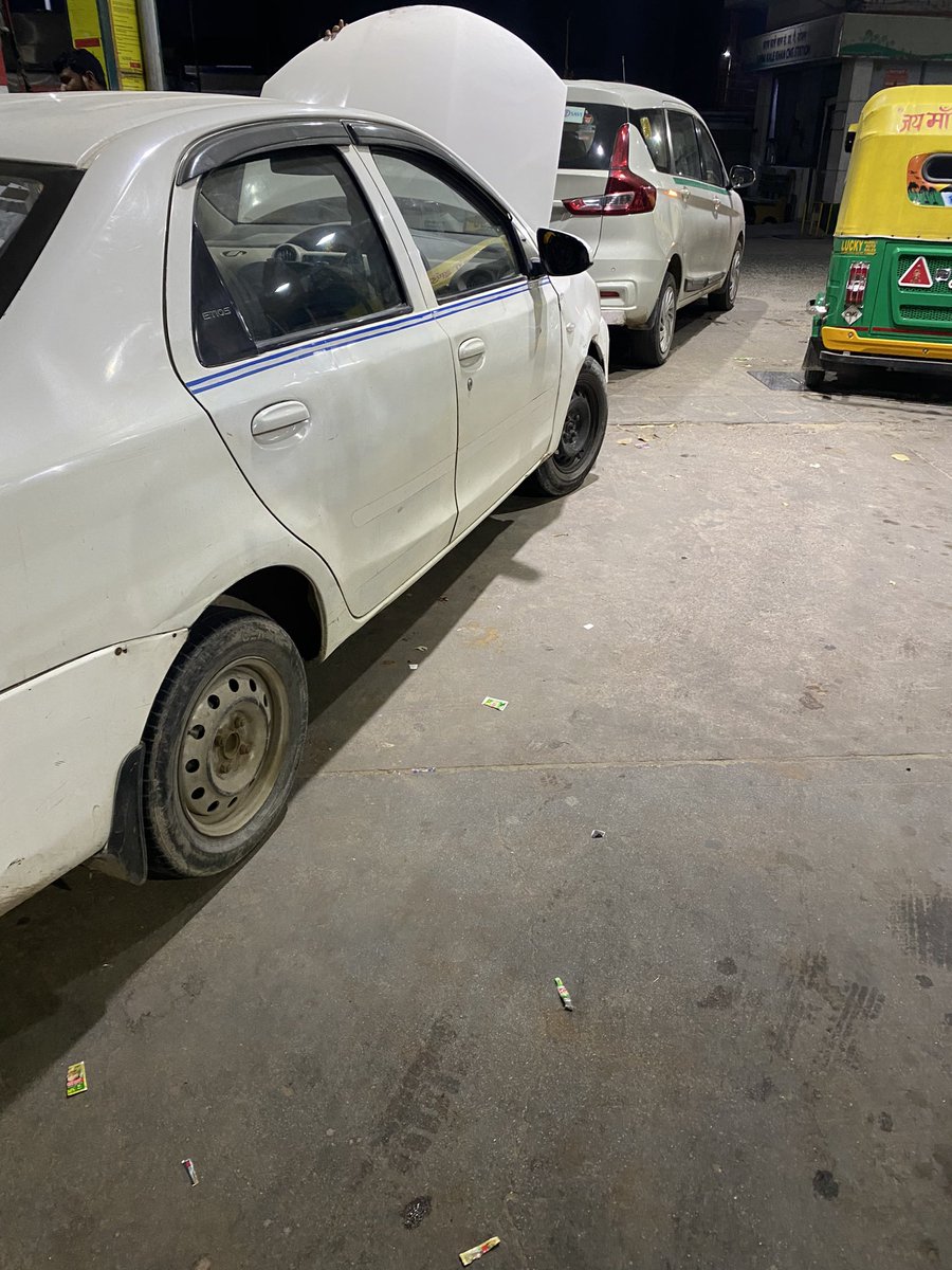 beingmuk's tweet photo. See the condition of cab being deployed by @Olacabs, no side mirror, no backlight, low tyre pressure, no fuel, filthy condition. booked this from Delhi airport on 24-Feb. @bhash it seems that passenger’s safety is Ola’s least priority @TransportDelhi @ANI @dtptraffic #ola #cab https://t.co/ESWYzsekKH