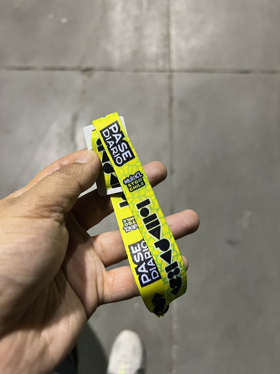 Elinoi_'s tweet photo. Vendo pase diario para el Domingo $90.000, pago con tarjetas y transferencia - Santiago #Lollapalooza2023 #lollapaloozaChile https://t.co/RJseWKPV3c