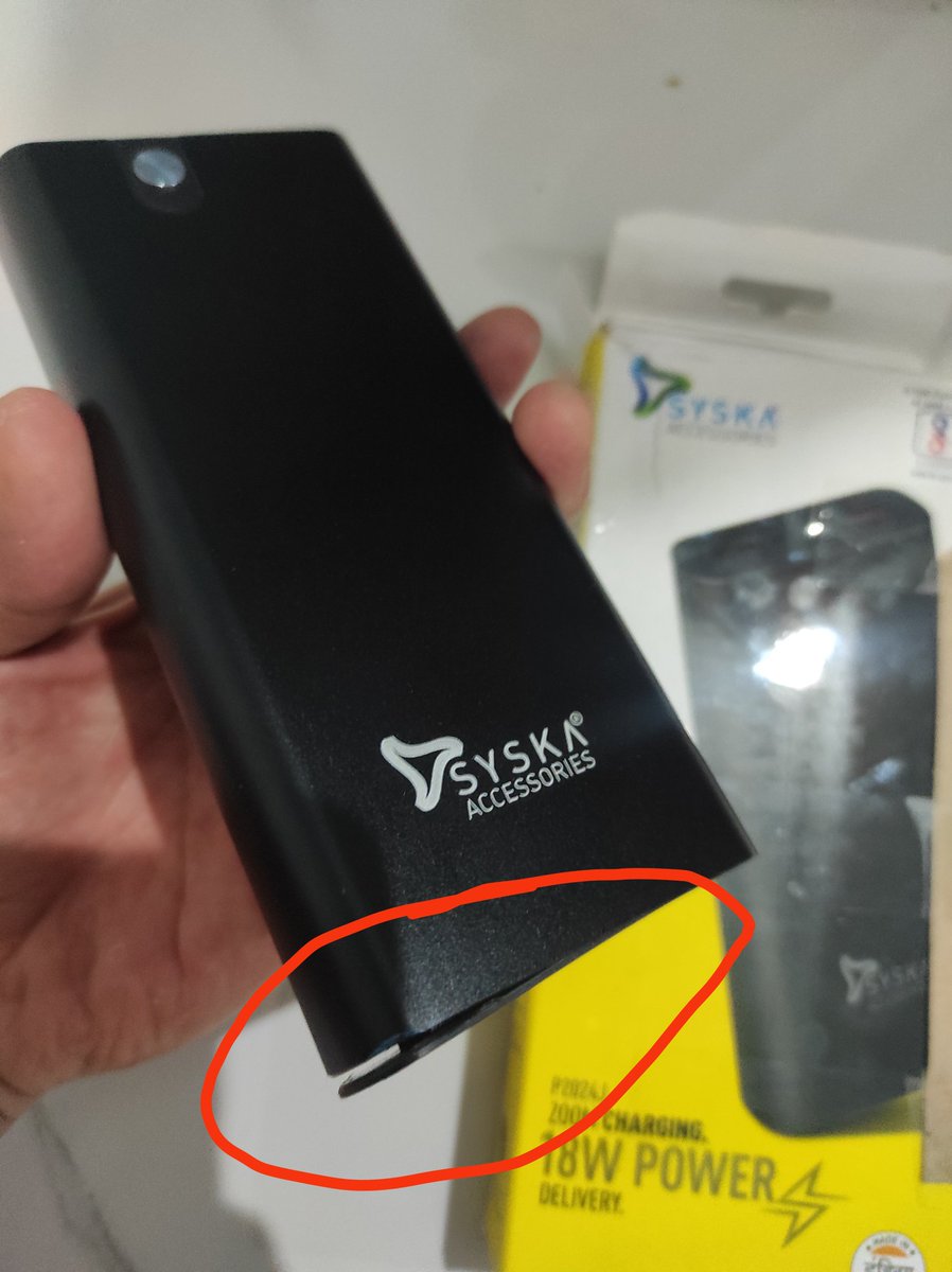altamash_629's tweet photo. What the heck is going on to @SyskaWorld , I ordered Powerbank of Syska (20,000mah) from @Flipkart and they sent me this fuckin* damaged product. 

@SyskaWorld @Flipkart pls do something. 

I tried to return but it can only replace
I don't want replace I want refund ASAP. https://t.co/Gdz0QpGFhb