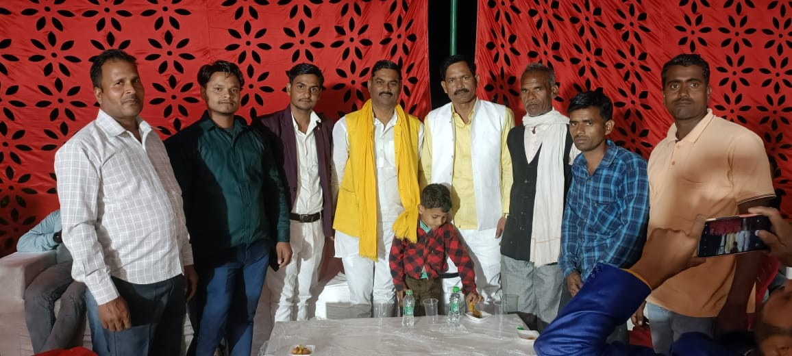 SunilArkvanshii's tweet photo. आज #161संडीला_विधानसभा में ब्लॉक भरावन ग्रामसभा अतरौली मजरा प्रसाद खेड़ा में तिलक समारोह में शामिल हुआ! https://t.co/upD3wet33u