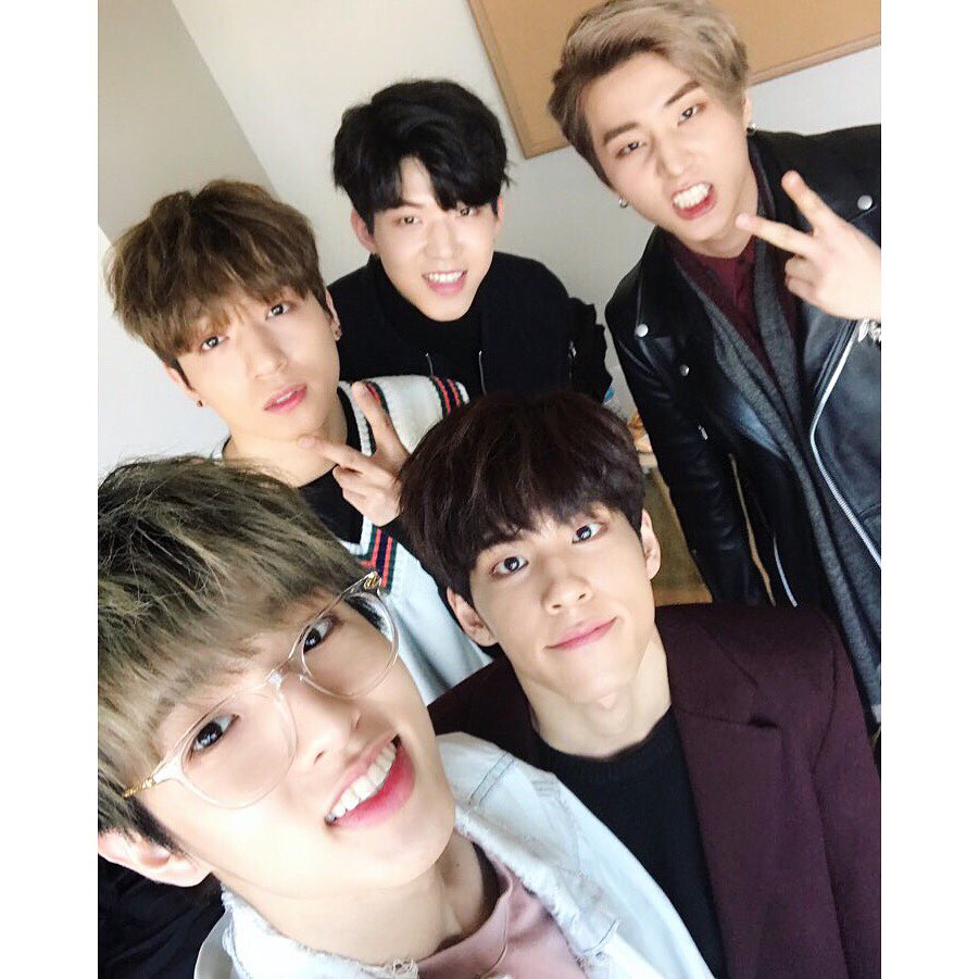 2015_Pillike's tweet photo. #์ํ #DAY6 : 170311 jypentertainment IG
๊ฝ์ ์ถ์๋ ํํํ๊ฒ ๋
น์ฌ๋ฒ๋ฆฐ ๋ฐ์์ด๋ค๐๐
์ธ์ ์ฌ๋๋ค ๋ชจ๋ #EveryDAY6 ํ์ธ์๐๐
์ค๋ ๋ฏธ๋ํฌ๋ฏธํ
์์ฃผ์ ํฌ ์ฌ๋ฌ๋ถ๋ค ๊ฐ์ฌํฉ๋๋ค!!
์กฐ์ฌํ ๋์๊ฐ์ธ์โค๏ธ #๋ฐ๋์๐
#DAY6 #ํฌ๋ถ๋ค_๊ฐ์ฌํ๋ค๊ณ _์ด๋ป๊ฒ๋งํด #HowCanISay https://t.co/nkpYevhCgE