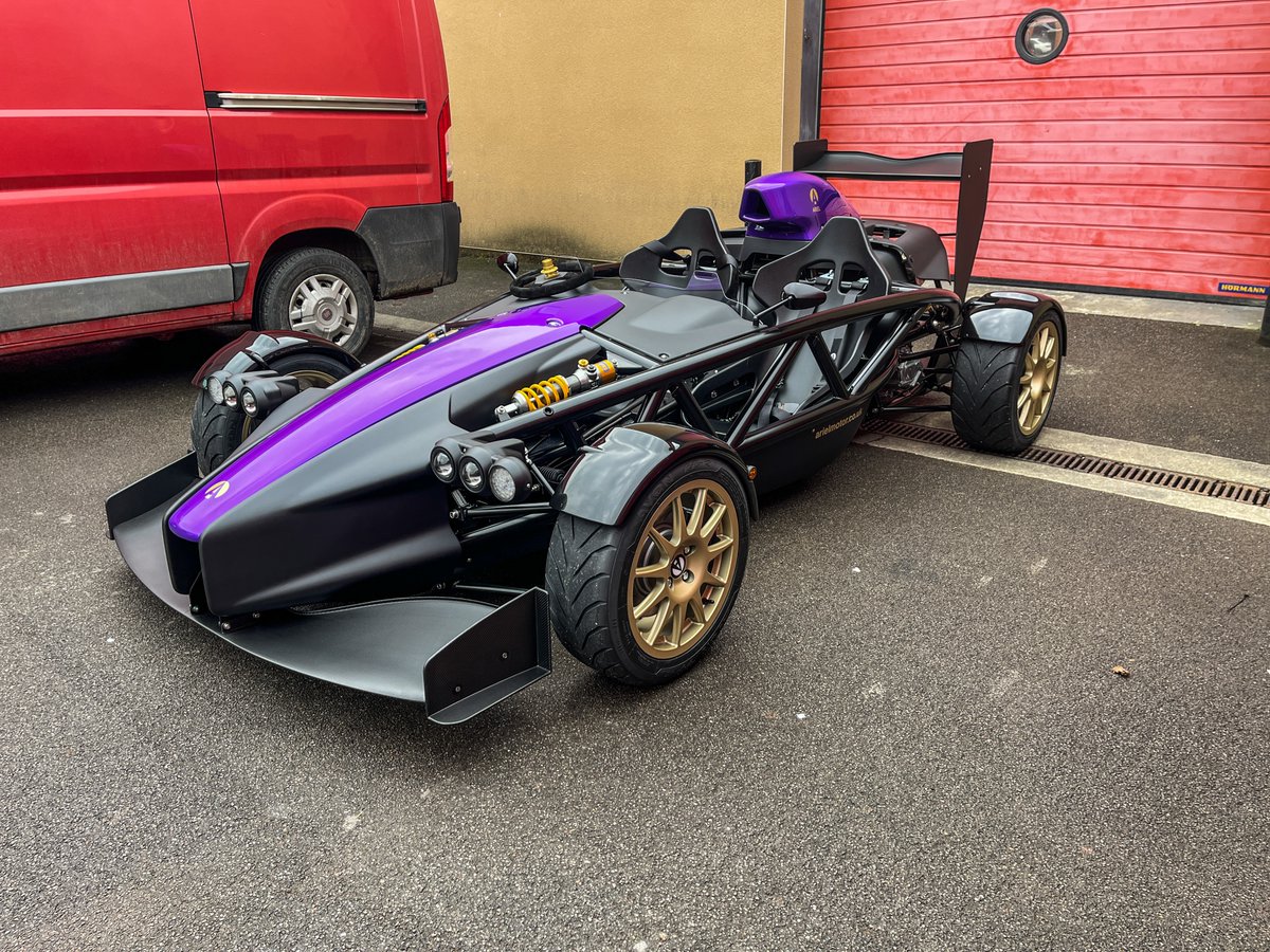 ArielMotorCo's tweet photo. The same, but different. Very different!! 😈
Which one would you take away for a weekend on the best driving roads you could find?
⬅ Atom 4 or Atom V8 ➡
#Ariel #Atom4 #AtomV8 #ArielAtom #SeriousFun https://t.co/LHtE2xeep8