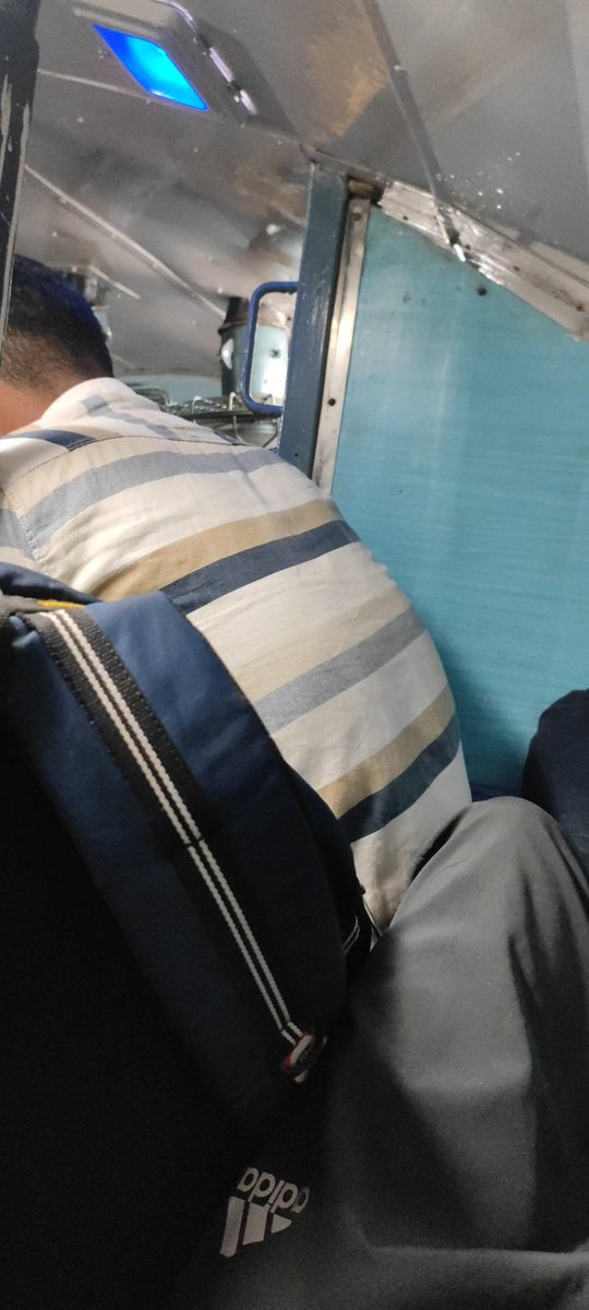 Ateeshazad143's tweet photo. Train 14723kalindi express, SE 1, seat 16, मेरी सीट बुक होते हुए कोई अन्य व्यक्ति मेरी सीट पे बैठा हुआ है । कृपया इसे हटवाए 🙏 मैंने तत्काल का पैसा रेलवे को दिया है। @railwayseva https://t.co/6CO84znQIo