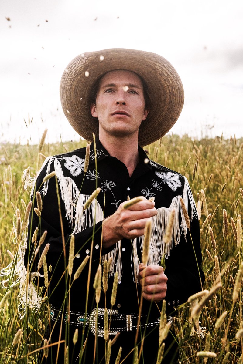 SeanKeenanFan's tweet photo. 📸 Sean Keenan @RealSeanKeenan for “The Power of The Dog” Photographed by Tim Swallow @Tim_Hirondelle  in “Outback Adventure” for To Be Magazine #1 in 2021. [HD|3K] 🎞️🇦🇺🇳🇿⛰️🌄🐎

#SeanKeenan #TimSwallow #OutbackAdventure #ToBeMagazine #ThePowerOfTheDog #TPOTD #HD #3K #2021 #2020s https://t.co/GoBaKGR1EZ