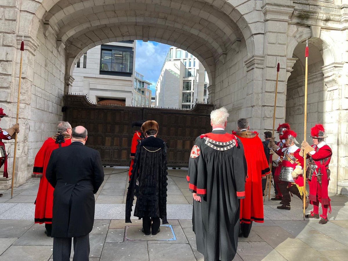 Master @actuarycompany at the opening of Temple Bar gates into the City today. Masters were joined by <a href="/citylordmayor/">Lord Mayor of London, Alastair King</a> and others.