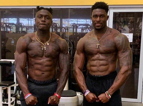 SharpFootball's tweet photo. TD receptions in first 4 years for non-first round WRs:

35 - D.K. Metcalf, A.J. Brown
34
33 - Marques Colston, Eric Decker
32 - Tyreek Hill, Michael Thomas, Mike Wallace
31
30 - Terrell Owens, Torrey Smith
29
28 - Greg Jennings, Chris Chambers

(since 1996) https://t.co/XjYG8pv4Gg