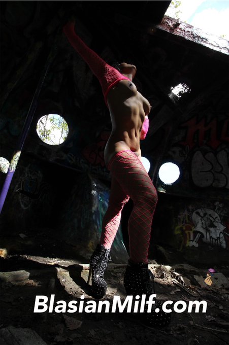 Happy Friday!! 💋💋Have a great weekend!   New vids on https://t.co/Hl5exE0WsG🥰🥰  💋💋BTS❤️ https://t.co/g24S5sWPPh<a href="/tag/fitnessgirls"class="tags"><span>#fitnessgirls</span></a><a href="/tag/happyfriday"class="tags"><span>#happyfriday</span></a><a href="/tag/blasian"class="tags"><span>#blasian</span></a><a href="/tag/erotic"class="tags"><span>#erotic</span></a>
