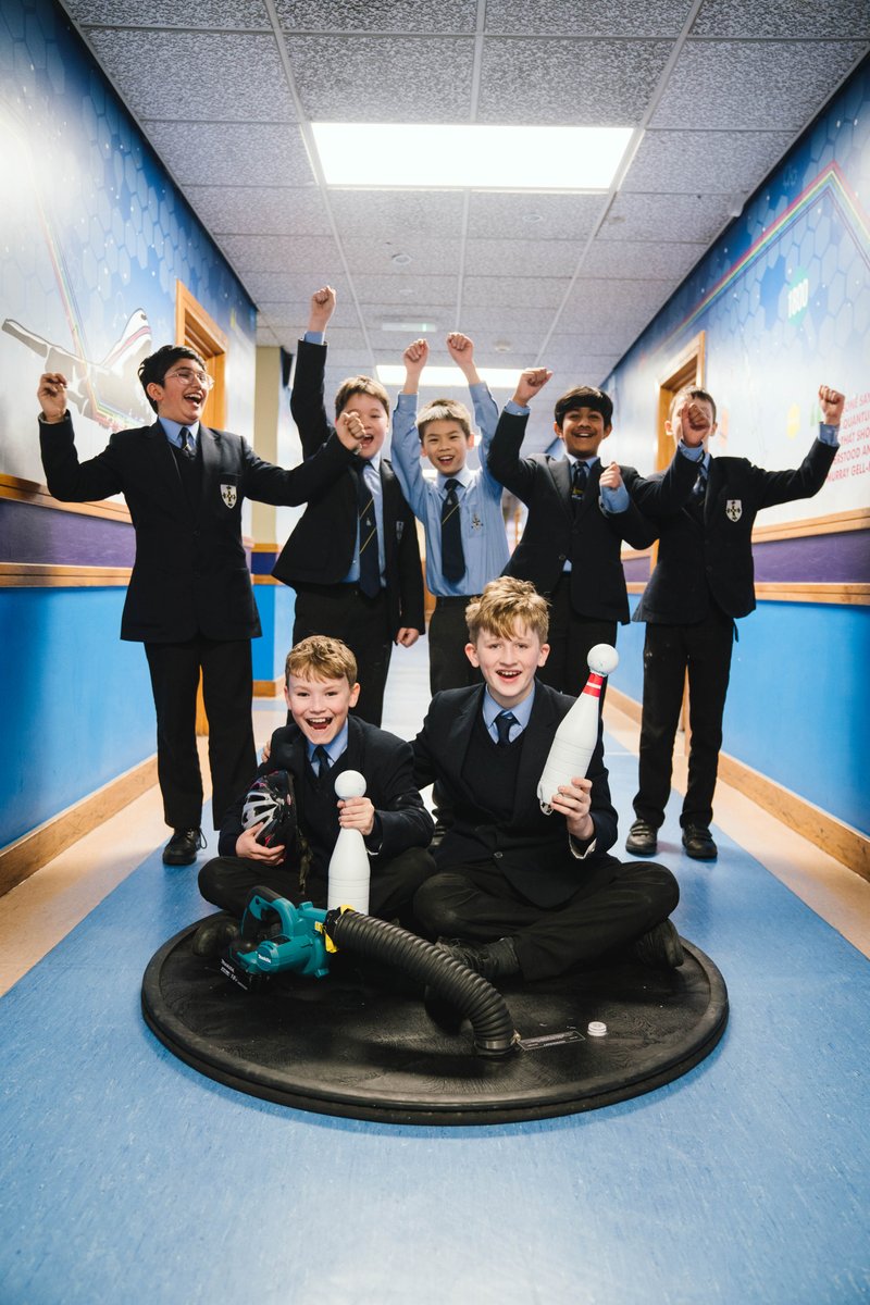 WhitgiftSchool1's tweet photo. #WhitgiftScience kicked off #BritishScienceWeek with an adrenaline-filled session of Hovercraft Bowling with Lower First Formers! Whitgift has numerous activities running from the 10-17 March, stay posted for more exciting activities. βοΈπ @ScienceWeekUK https://t.co/8Tgth4VP0n