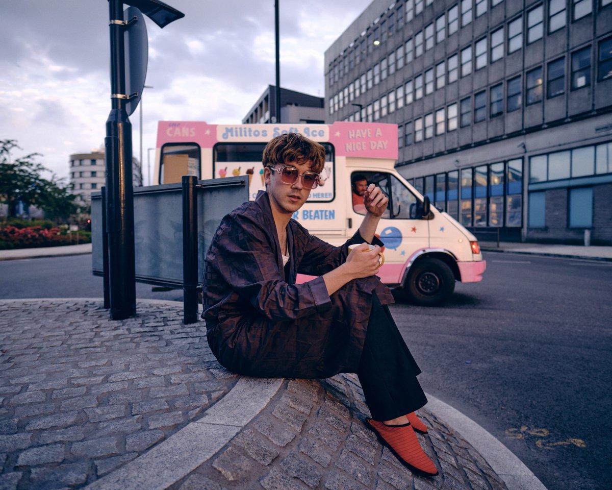 nuevaola_mx's tweet photo. El prodigio británico @thedeclanmckenna  visitará por primera vez Guadalajara este 11 de octubre en @@c3stage ✨

¡La preventa comienza el 14 de marzo y no te puedes quedar fuera!
-
#declanmckeena #alliecrowbuckley #c3stage #guadalajara #thebigreturn #nuevaolamx https://t.co/ubiiCURCid