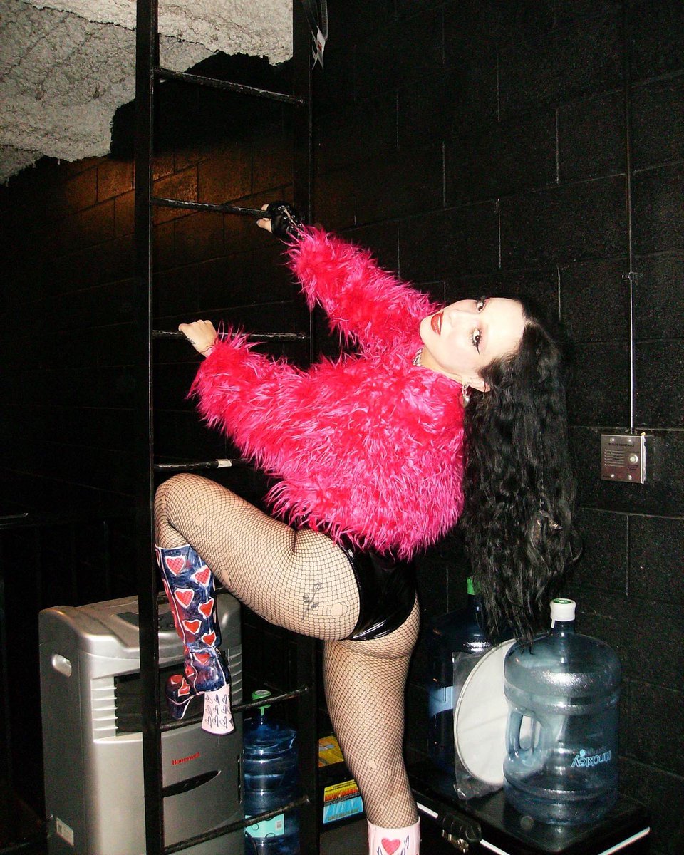 sizzyrocket's tweet photo. chicago... i love you forever and ever and everrrrr ❤️💋 https://t.co/xbWOtuq2pG
