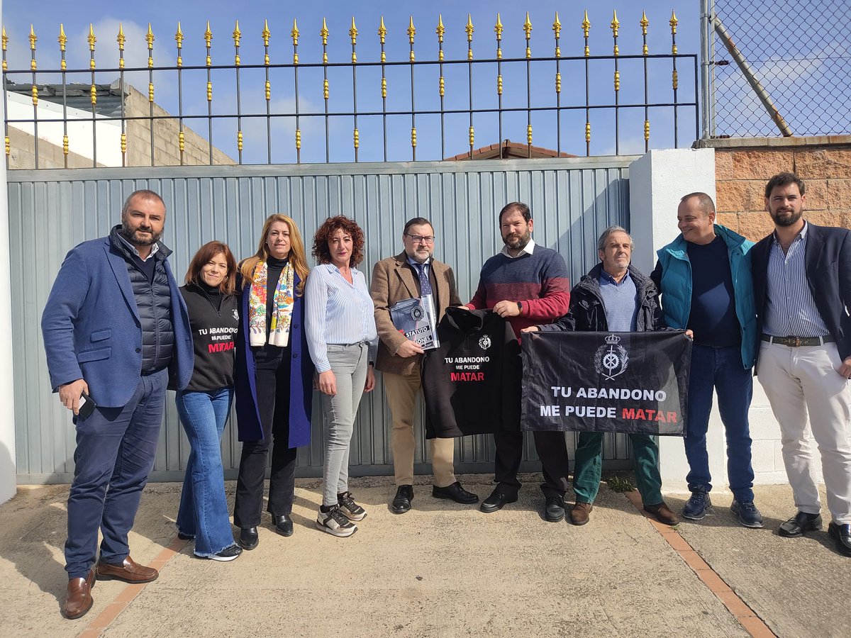 TAMPMPuertos's tweet photo. 🟢 REUNIÓN @TAMPMPuertos con @voxelpuertosm

➡️ Gracias al Diputado Nacional @carloszambrano, @fitocarreto candidato a la Alcaldía y @LeocadiaBL por Escucharnos y Preocuparse por la DRAMÁTICA situación del Colectivo que sufre por el Abandono @IIPPGob y @interiorgob

#TAMPM https://t.co/i2nMv2T7Du