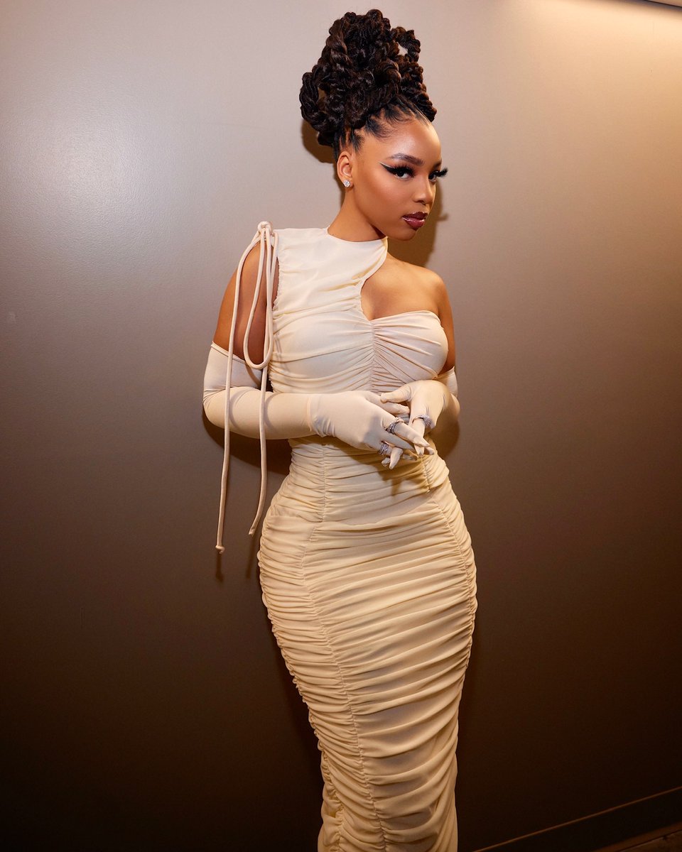 ChloeBailey's tweet image. thank you @essence for an incredible night celebrating black women in Hollywood 🥳