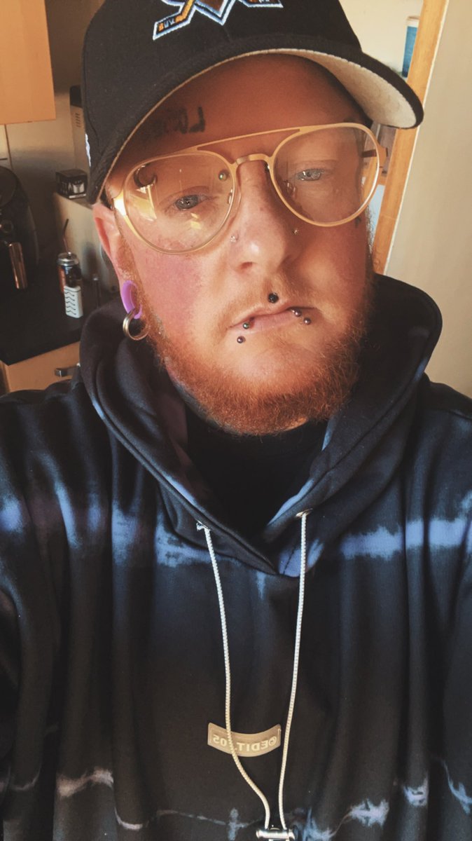 jaxon_kinney's tweet photo. And another fantastic walk today feeling euphoric as fk #80skidsrock #BeHappy #ADHD #Autism #BeHappy #bentboy #bepround #espd #bpd #CPTSD #binderboy #demons #mentalhealth #Euphoria #ftmbeard #ftmbottomgrowth #ftmflirt #ftmgay #ftmtattooed #ftmgayasfk #ftmpacker https://t.co/DOi9ooKkVE