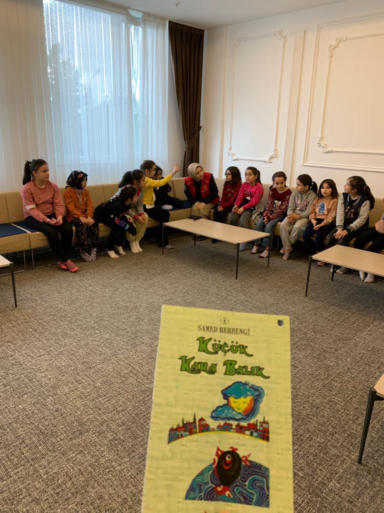 Bugün Küçük Kara Balık kitabımızın kritiğini yaptık. Yeni kitabımızla, yeni maceralarımıza siz de katılmak isterseniz bize ulaşabilirsiniz… 📚 🤗