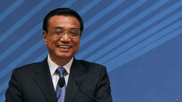 Le Premier ministre chinois LI Keqiang a annoncé que la Chine souhaitait attirer davantage d’investisseurs et de capitaux étrangers grâce à :
👉 un accès facilité au marché chinois,
👉 un service d’accompagnement renforcé,
👉 une égalité de traitement.