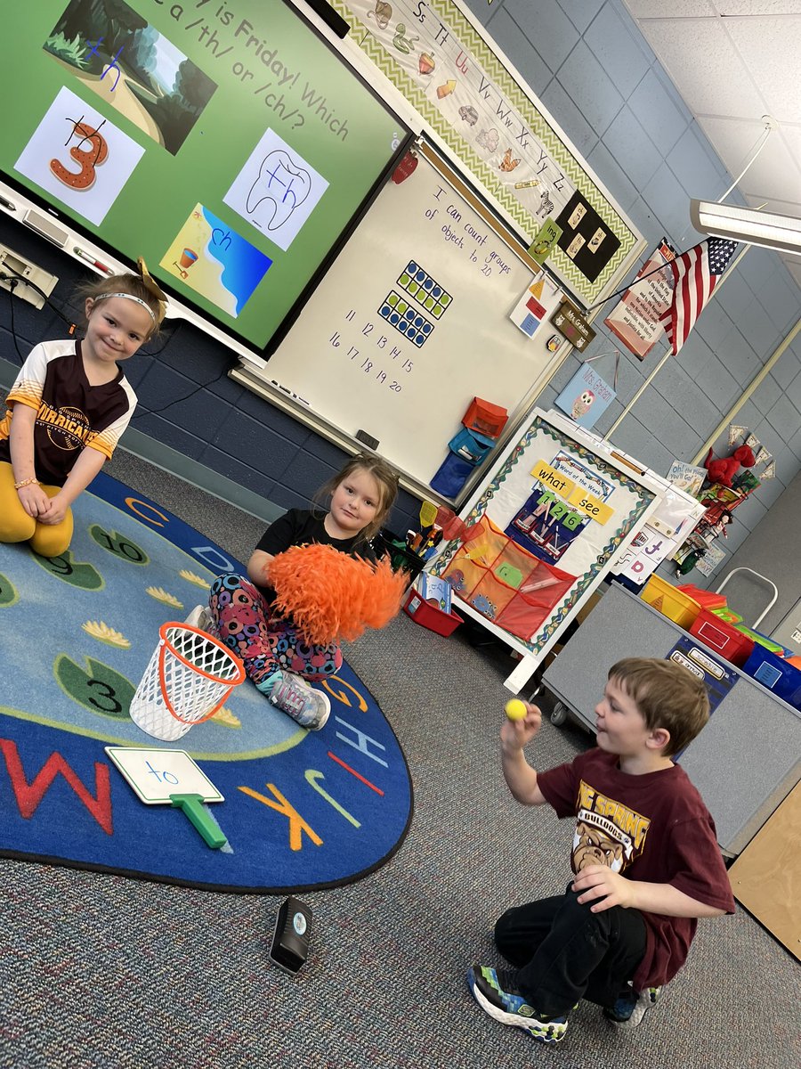 lrgraham23's tweet photo. These kinders are gearing up for #marchmadness2023!!! We were tapping out CVC words, reading high frequency words and draining 3’s. We also had a few slam dunks! Love their excitement while learning!! #bssdproud #mountrockengaged https://t.co/E98JZczf62