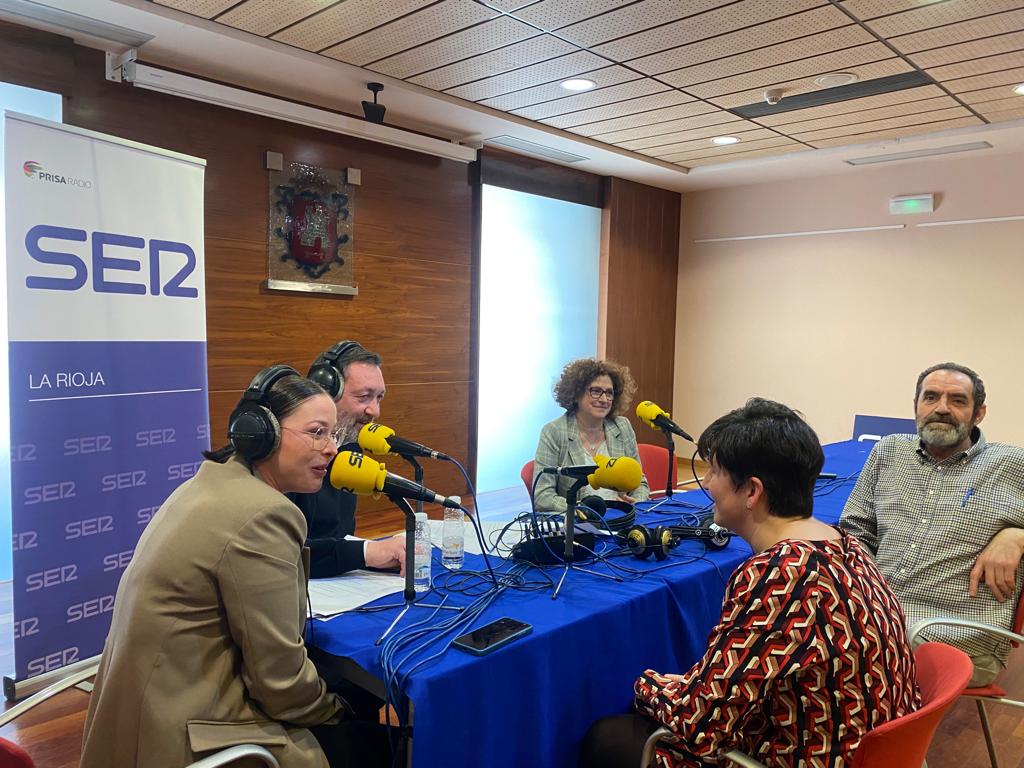 📻 La Semana Santa Verde de #Alfaro es un gran reclamo para probar las grandes verduras riojanas de la ribera del Ebro. Un reclamo turístico por excelencia

🎙️ Rocío Ruiz, directora del Hotel Palacios
🎙️ Inmaculada Escudero, Bodegas <a href="/ilurce/">BODEGAS Y VIÑEDOS ILURCE</a> 
🎙️ Vicente Catalán, Almazara Isul