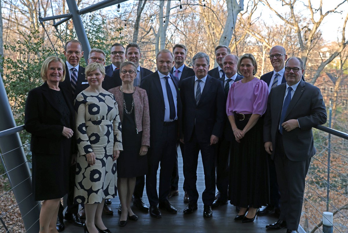 Teemme aktiivisesti vienninedistämistyötä Yhdysvalloisssa. Suomalaisyrityksillä on korkean tason osaamista ja ratkaisuja mm. vihreään siirtymään ja digitalisaatioon.  <a href="/NinaKopola/">Nina Kopola 🇺🇦</a> Business Finlandista ja <a href="/jyrihakamies/">Jyri Häkämies</a> <a href="/Elinkeinoelama/">EK</a>  vastaavat yritysvaltuuskunnan vierailusta.