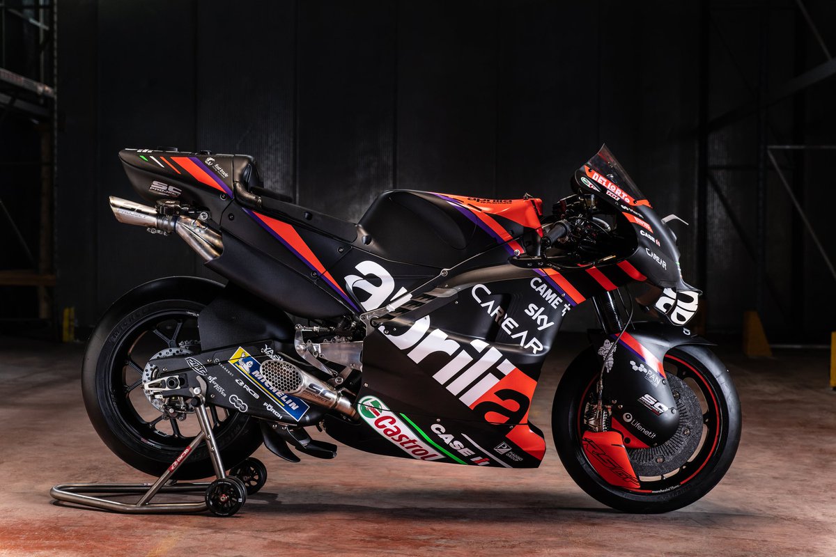 gpracing_id's tweet photo. Aprilia Racing Team 2023 โซ๏ธ๐ด
๐ธ @aprilia
โ
#GPRacingIndonesia #GPRI #MotoGP #MotoGPIndonesia #MGPI #RespectAllRiders #aprilia https://t.co/atCwHdkIL1