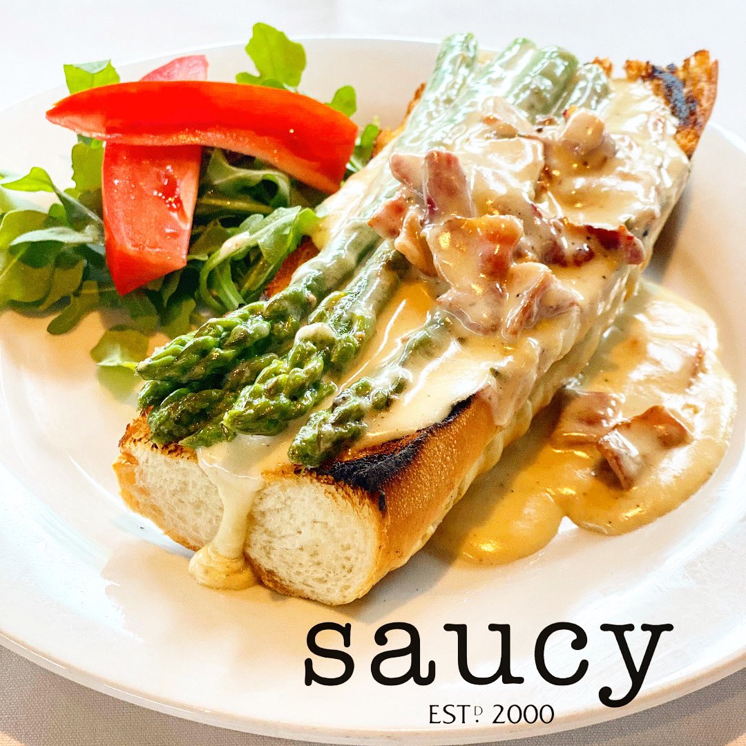 Your weekend #feature 🎉
•
Asparagus on Toast ~ #Asparagus &amp; #Bacon in a 3-year old #Balderson White Cheddar cream sauce over grilled baguette 
•
#saucy #saucyinstreetsville #streetsville #streetsvillebia #supportlocal #supportsmallbusiness #familyowned #dinein #features