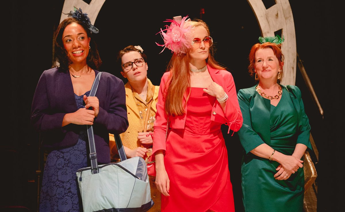 ⭐⭐⭐⭐⭐
REVIEW - Ladies' Day is a fun night out at the theatre so grab your best fascinator and head to the Octagon!

manchestertheatres.com/news/review-_-…

Review by <a href="/Lizziee_Janee/">Lizzie Johnston</a> 

<a href="/octagontheatre/">Octagon Theatre</a> @TanyaLorettaDee @AnnieKirkman <a href="/JoPatmore97/">Jo Patmore</a> <a href="/GarethCassidy/">Gareth Cassidy</a> #katewood