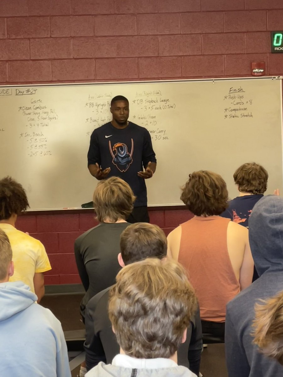 CoachNLeftwich's tweet photo. Thankful to have former @UVAFootball defensive back and current pro prospect @lilbratt_03 speak to our guys today about his journey from Roanoke to where he is now! Great words about dealing with adversity, work ethic, dedication, and consistency! 

1-0
ATTITUDE
#KnightVisionCS https://t.co/mOsHHrHRCE