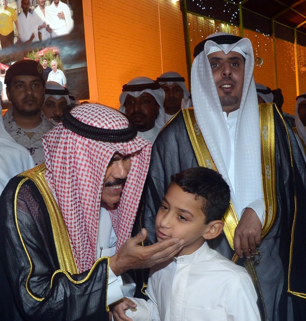 M_Alsabah80's tweet photo. كثيرة هي الأحداث والأمور المؤسفة في #الكويت 💔🇰🇼
وقد لا ندرك أثر وعواقب نشرها بالسوشل ميديا

لكن أكيد في جوانب جميلة ومشرفة في بلدنا 🤩🇰🇼

لذلك فل نحرص على أن ننشرها في يوم #جمعة_مباركة
كترجمة لحبنا وفخرنا في ديرتنا💙

وبث عطور الأمل في نفوس الشعب
وتنظيف الشوائب من صورتنا بالخارج https://t.co/hoGVF2D7Oh