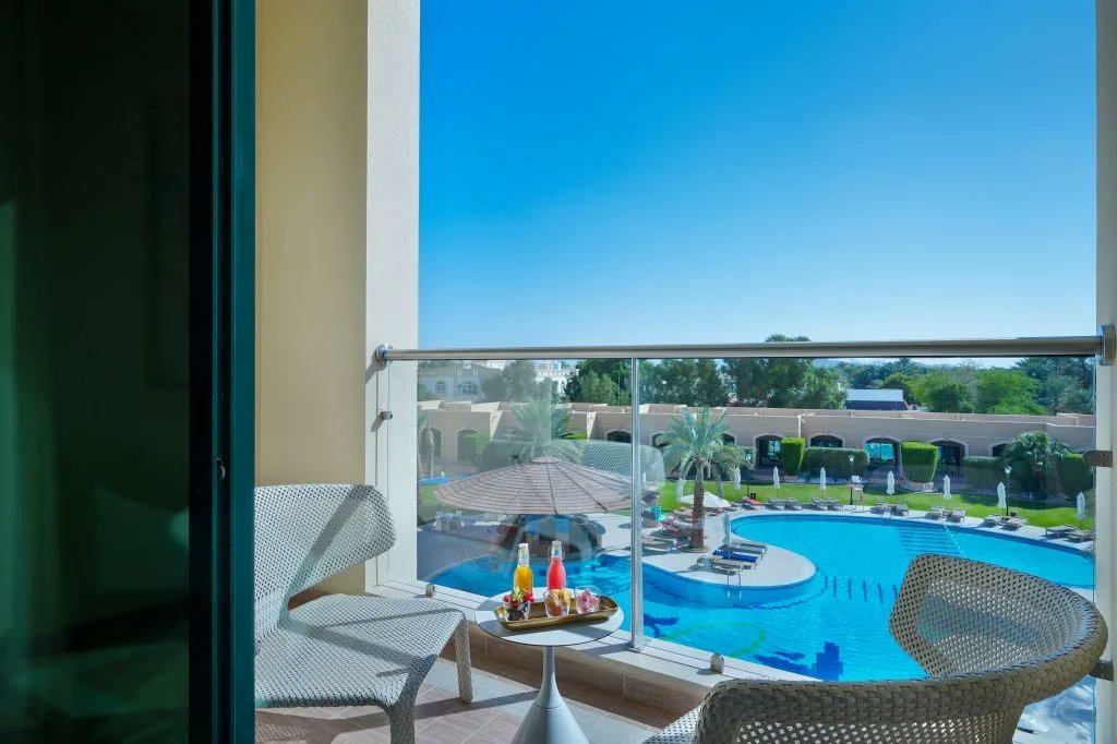 Experience the best of contemporary living with spacious rooms, suites, chalets and villas at Al Ain Rotana.

For rooms reservations, staycation offers and more visit the link in our bio or call 037545111.

#AlAinRotana #Renovation #Hotels #Travel #Staycation  #RotanaHotels