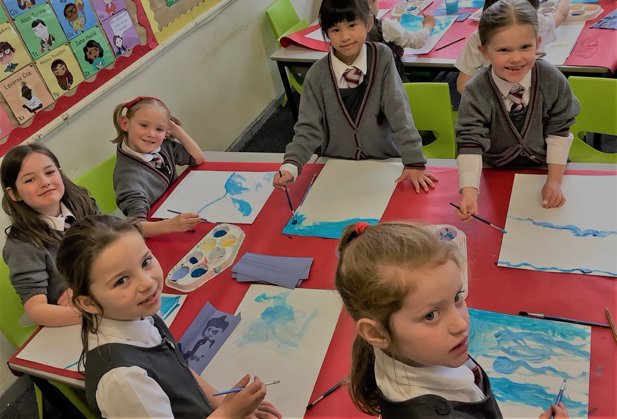 wooltonprimary's tweet image. 2M painted their own beach paintings inspired by the work of Mary Anning #WPSSuperstars #WPSInspiration ✨👍