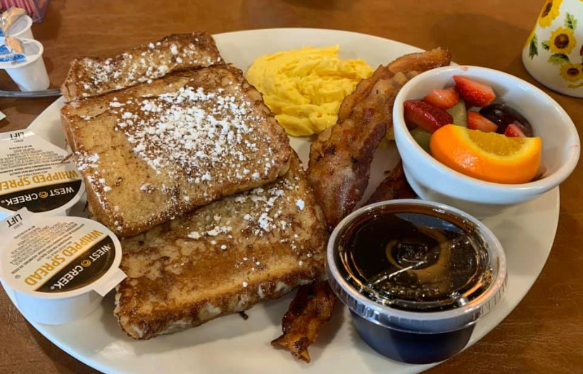 BrownHouseCafe1's tweet photo. We just can't get enough of this 😍 French Toast https://t.co/UQHmrn8vSc