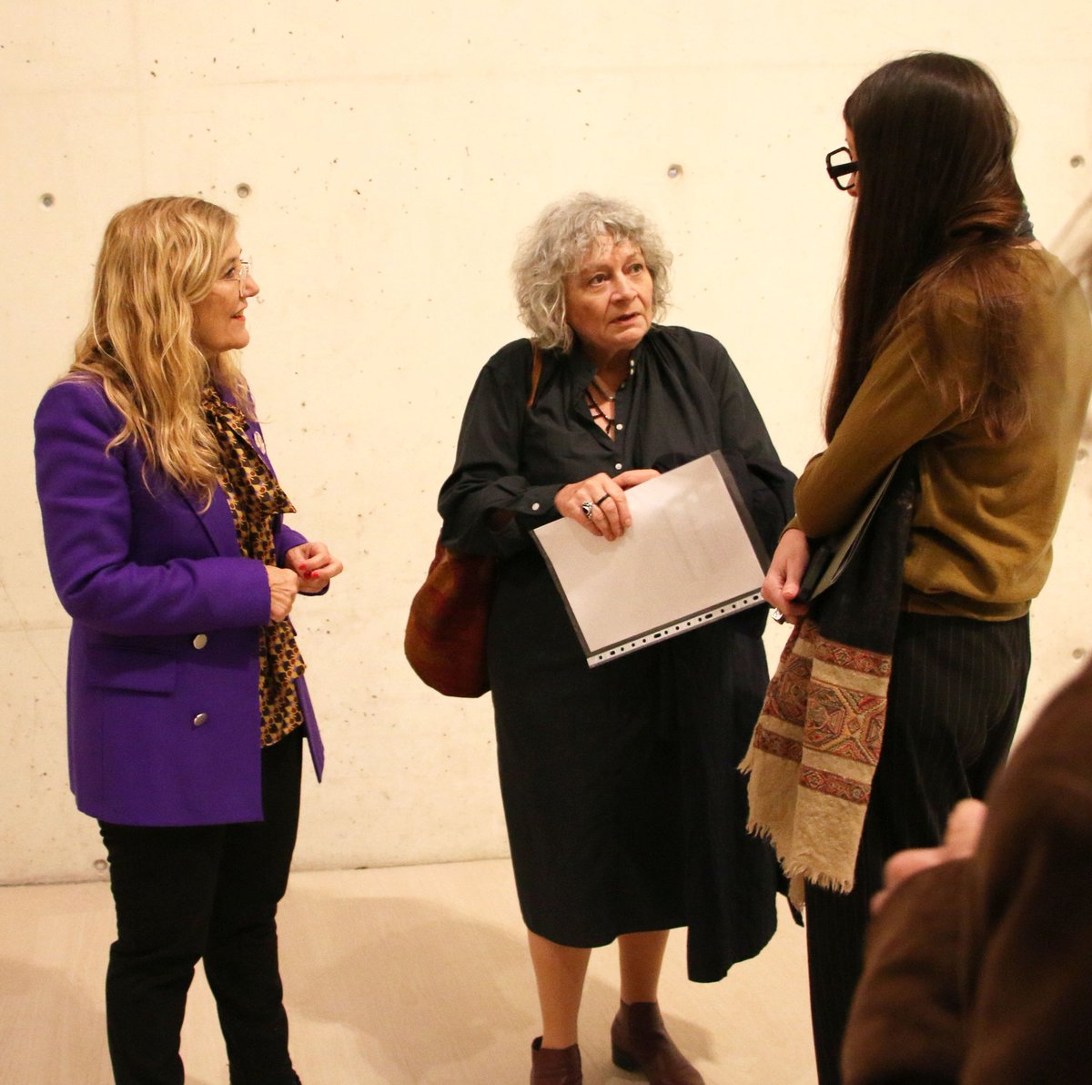 rosacursach's tweet photo. Escoltar Rita Segato sempre és un estímul, una empenta, un 'desbaratamiento', com diu ella. Gràcies al @esbaluardmuseu per l'oportunitat de pensar amb i desde ella #LAP2 https://t.co/Bduivon0VQ