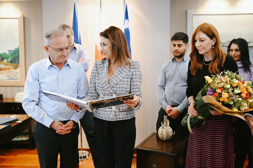 EconomidesGior's tweet photo. Πρόεδρε @AverofCY, ο @DISY1976 σε ευχαριστεί για όσα πρόσφερες. https://t.co/IuLrNoPnFS