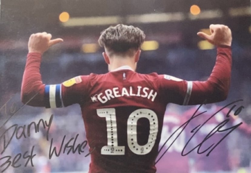 dannyavfcdraper's tweet photo. 4 years ago today @JackGrealish thanks for signing this for me UTV 💜 https://t.co/fRN5SVvWw0