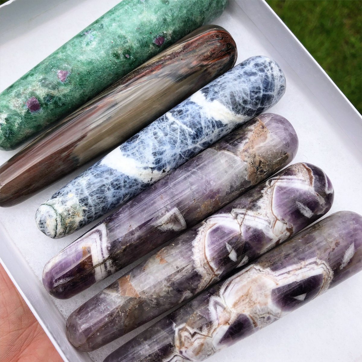 miraclemineral's tweet image. Massage wands in my Etsy. Chevron Amethyst are my fave. Shipping TODAY 💌 You can save 15% on more than 1/2 the store right now! 🔗⬇️🔗 #massage #massagetools #meditate #yoga #crystals #hippie
miraclemineralshop.etsy.com
