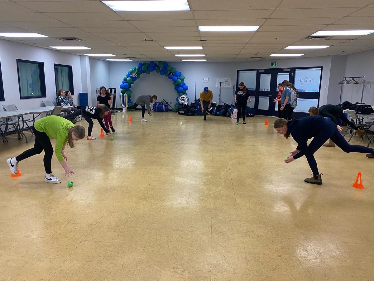 attainphysioSPC's tweet photo. We had a great time last night working with the Paradise Warriors Female Under 13 Team as the get ready for Provincials next weekend! 

Good luck ladies! Keep up the hard work!! ⚡️🏒

#attainphysio #sportperformance #exercise #strengthandconditioning #yyt #paradise #femalehockey https://t.co/rI6TTjgRGg