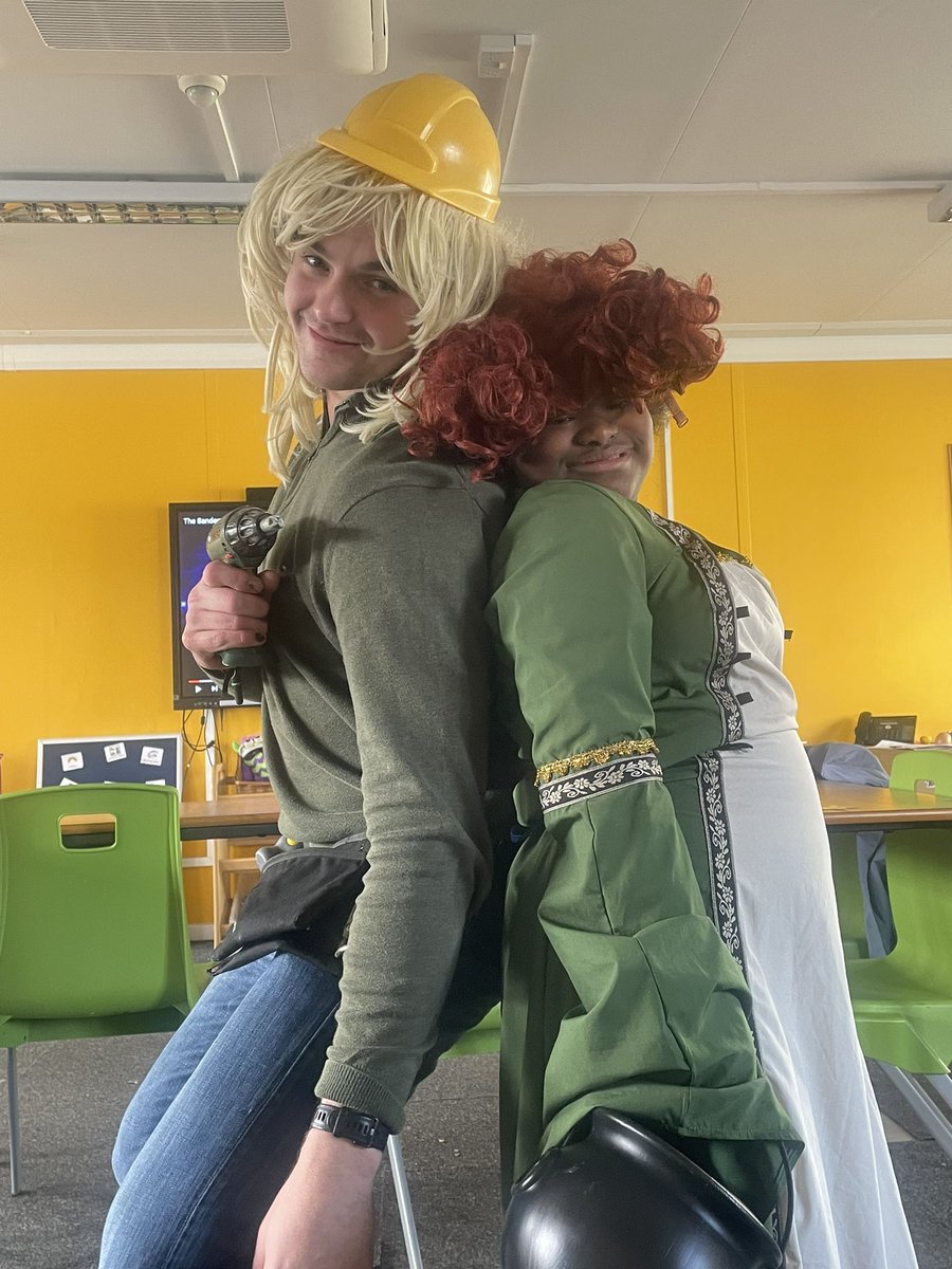 Woodcedarclass's tweet photo. World book day 2023 🌎📖 #WorldBookDay2023 #lovetoread #fancydress #fridayfunday https://t.co/bErpNVgQPi