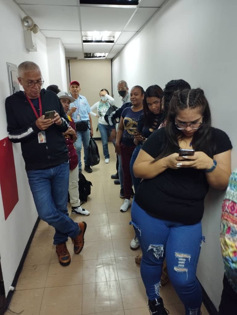 SitramecaB25's tweet photo. #10Mar || 🇻🇪 La Clase Obrera participa con alegría y entusiasmo en las urnas electorales del @metro_caracas, para elegir a la nueva Junta Directiva del sindicato. ¡Ven y Participa!
#SitramecaDecide
#MetroDeCaracas https://t.co/fR1Tn0V9wW