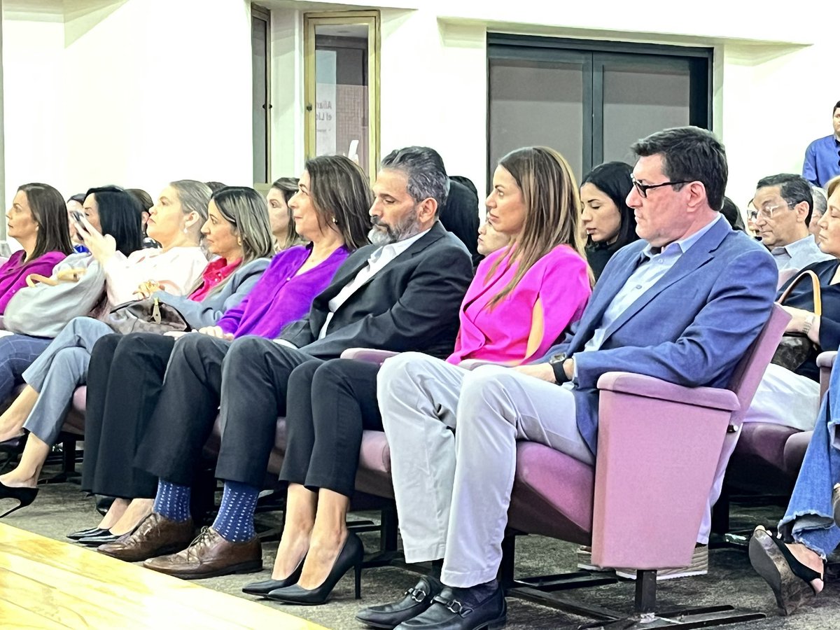 camaramaracaibo's tweet photo. #10Mar Inicia 4ta edición del #FOROAVEMZulia en el marco del #DíaInternacionalDeLaMujer auspiciado por la @CamaraMaracaibo y @Avemujeres https://t.co/3AmOOCt0jr